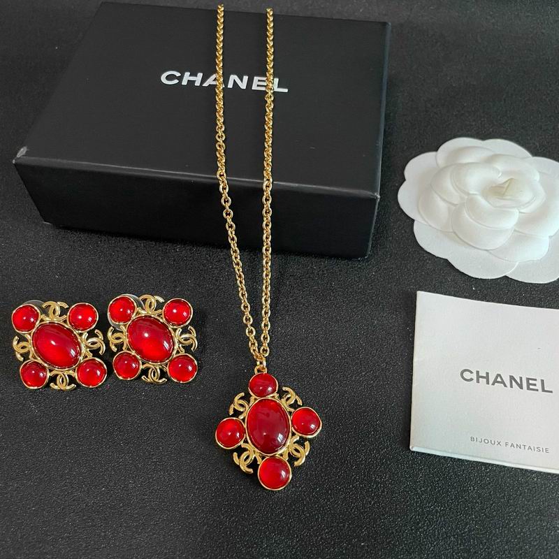 Chanel Suits 06yxs18
